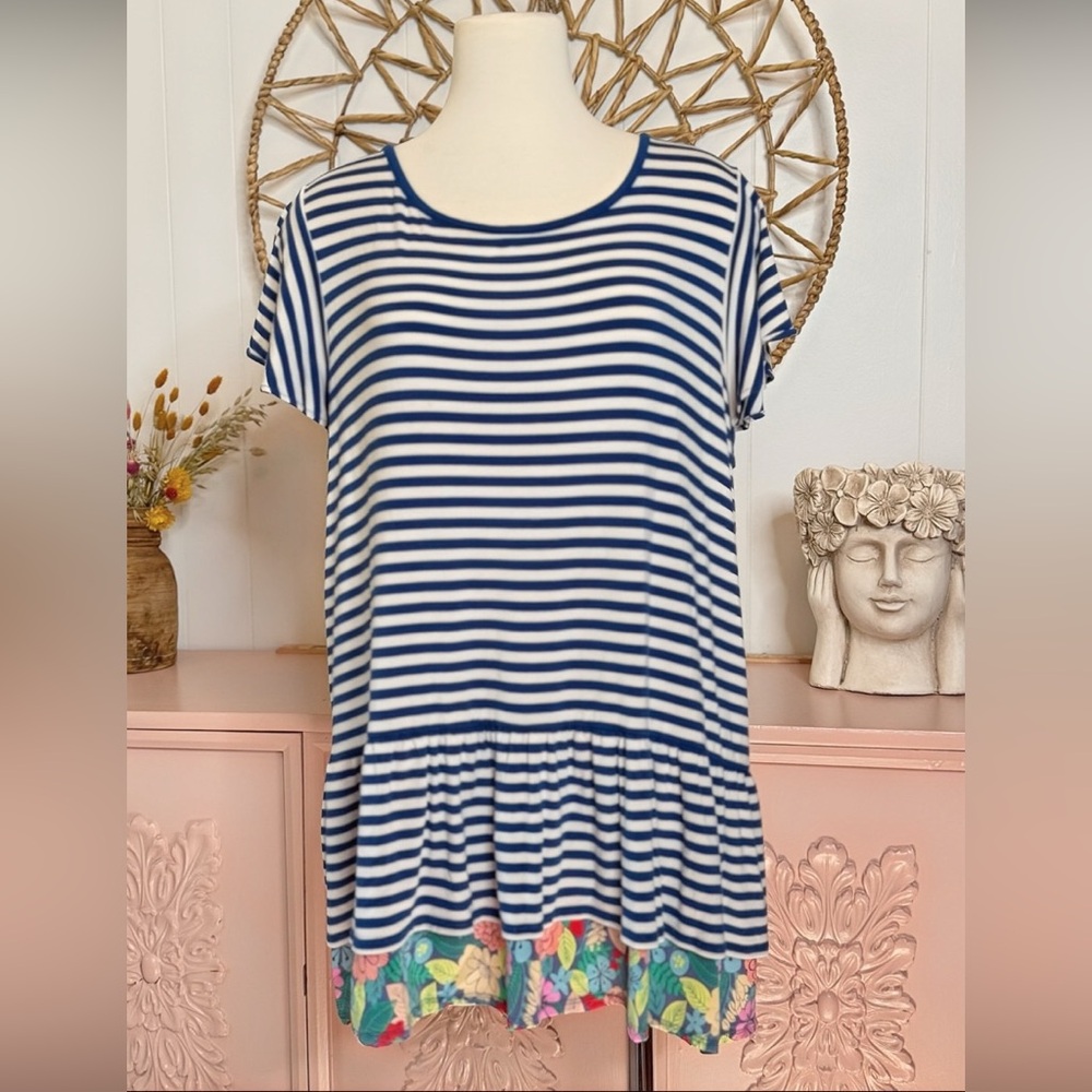 Matilda Jane XL‎ Blue and white with floral Accents